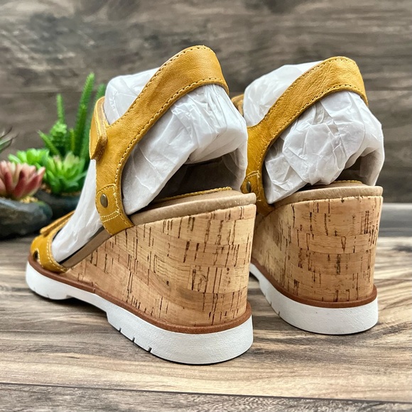 NIB Sofft Cyndy Strappy Wedge Leather Sandal Lemon Yellow - Picture 8 of 12